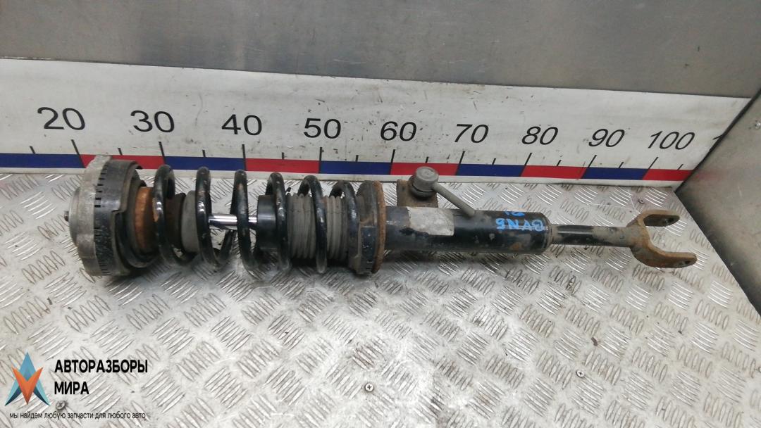 Стойка BMW 5 серия F07/F10/F11 2011, 2.0 л., 520d, дизель, МКПП, седан - фото №1