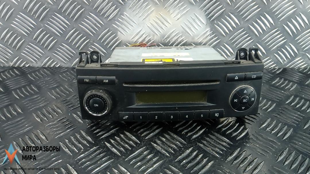 магнитола Volkswagen Crafter 1 поколение 2008, 2.5 л., дизель, МКПП, микроавтобус - фото №1