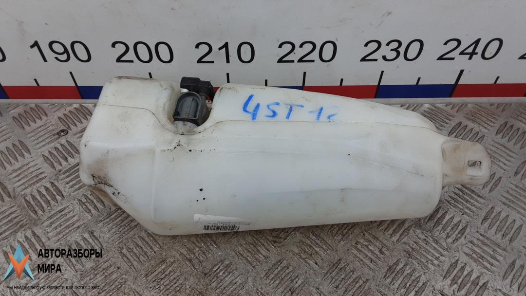 бачок омывателя Renault Duster 1 поколение 2011, 1.6 л., бензин, МКПП, внедорожник 5 дв. - фото №1