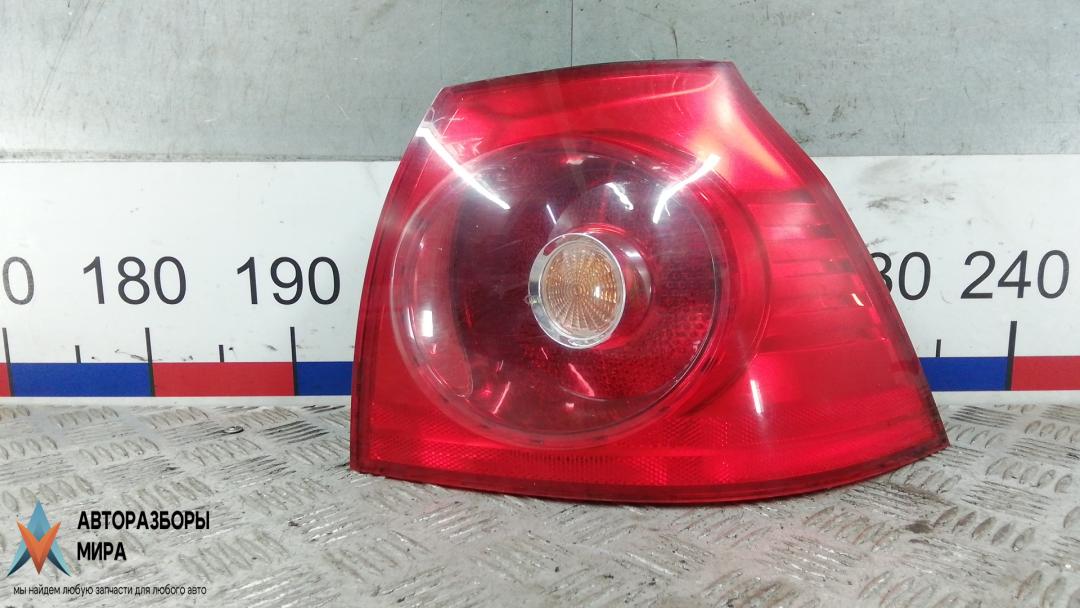 фонарь задний правый Volkswagen Golf 5 поколение 2004, 1.6 л., бензин, МКПП, хетчбэк 5 дв. - фото №1