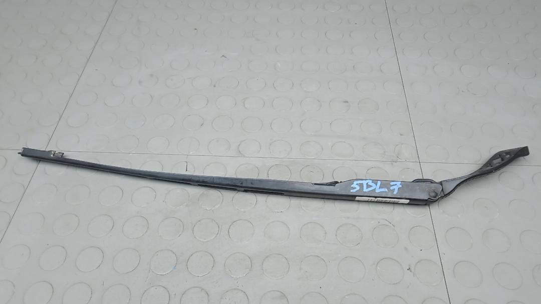 щеткодержатель (поводок стеклоочистителя, дворник) Citroen C4 2 поколение 2010, 1.6 л., дизель, МКПП, хетчбэк 5 дв. - фото №1