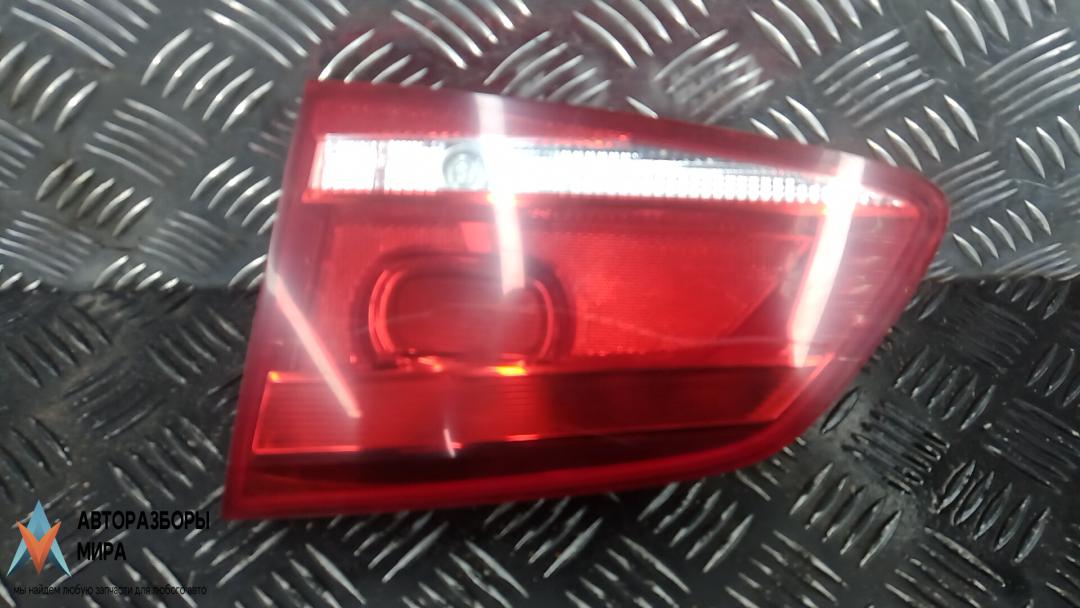фонарь крышки багажника правый Volkswagen Passat B7 2012, 2.0 л., дизель, МКПП, универсал, 3AF945094Q - фото №1