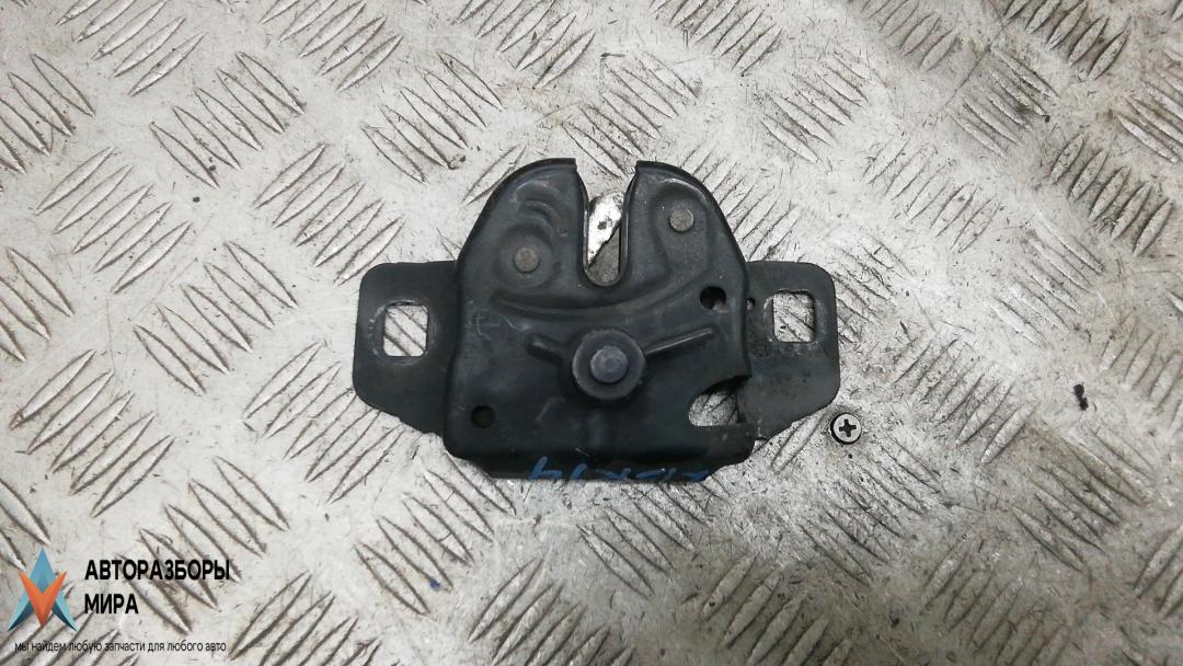 замок багажника Chrysler Voyager 5 поколение 2008, 2.8 л., дизель, АКПП, минивэн - фото №1