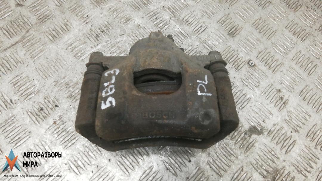 суппорт передний левый Peugeot 107 1 поколение 2006, 1.4 л., дизель, МКПП, хетчбэк 5 дв. - фото №1