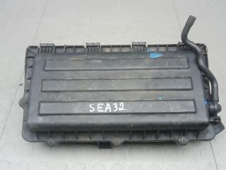 корпус воздушного фильтра Volkswagen Golf 6 поколение 2009, 1.4 л., бензин, МКПП, хетчбэк 5 дв., 036129611CD