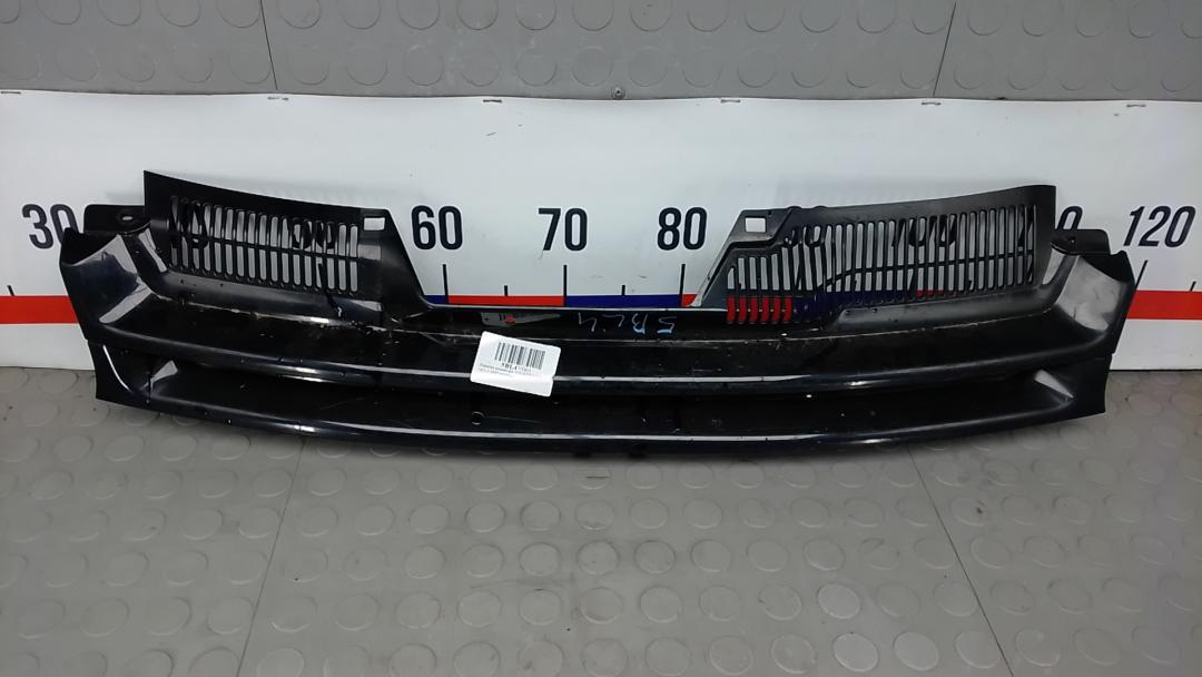 решетка радиатора Volkswagen Golf 5 поколение 2005, 1.4 л., бензин, МКПП, хетчбэк 5 дв., 1K0853651A - фото №1