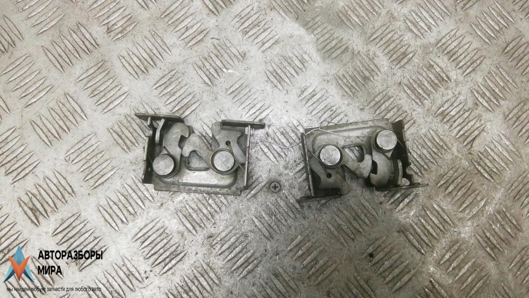 замок капота BMW 5 серия F07/F10/F11 2009, 2.0 л., 520d, дизель, МКПП, седан - фото №1