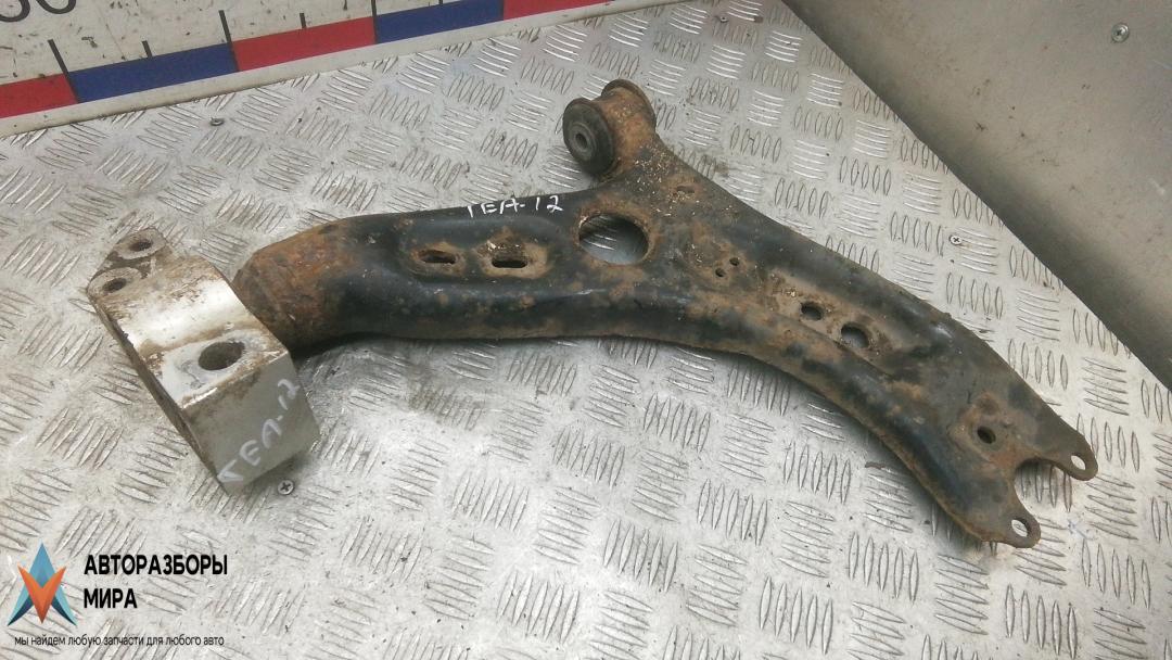 рычаг передний правый Volkswagen Passat B7 2012, 2.0 л., дизель, МКПП, седан, 5N0407152 - фото №1