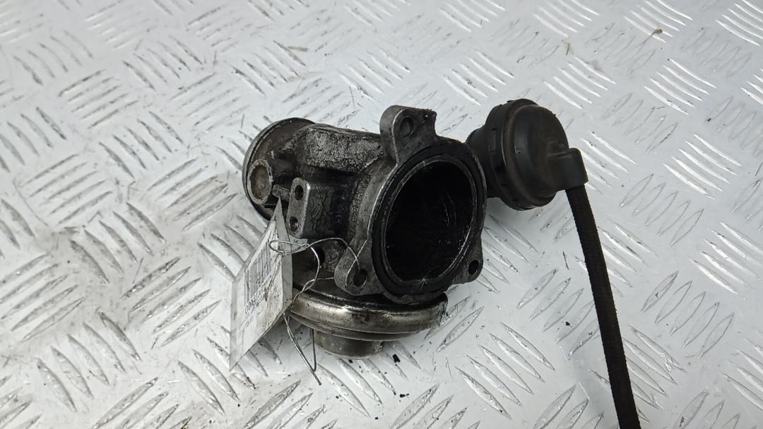 клапан EGR Skoda Superb 1 поколение 2005, 1.9 л., дизель, МКПП, седан, 038131501G - фото №1