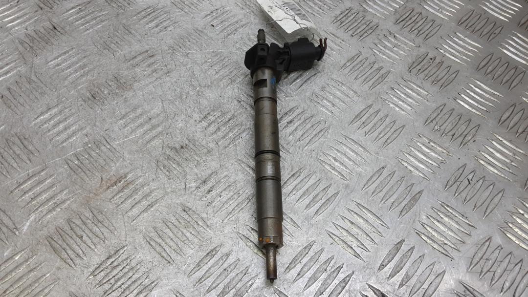 форсунка Skoda Superb 2 поколение 2008, 2.0 л., дизель, МКПП, хетчбэк 5 дв., 0445116011, 03L130277A - фото №1