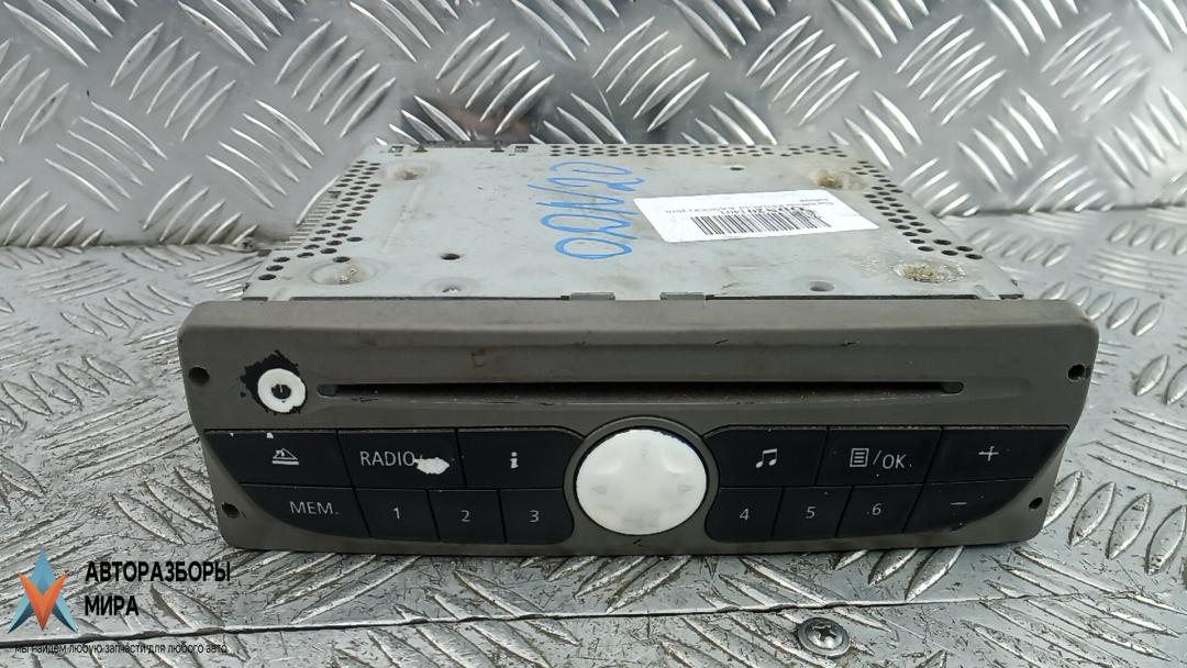 магнитола Renault Kangoo 2 поколение 2010, 1.5 л., дизель, МКПП, 281155042R - фото №1