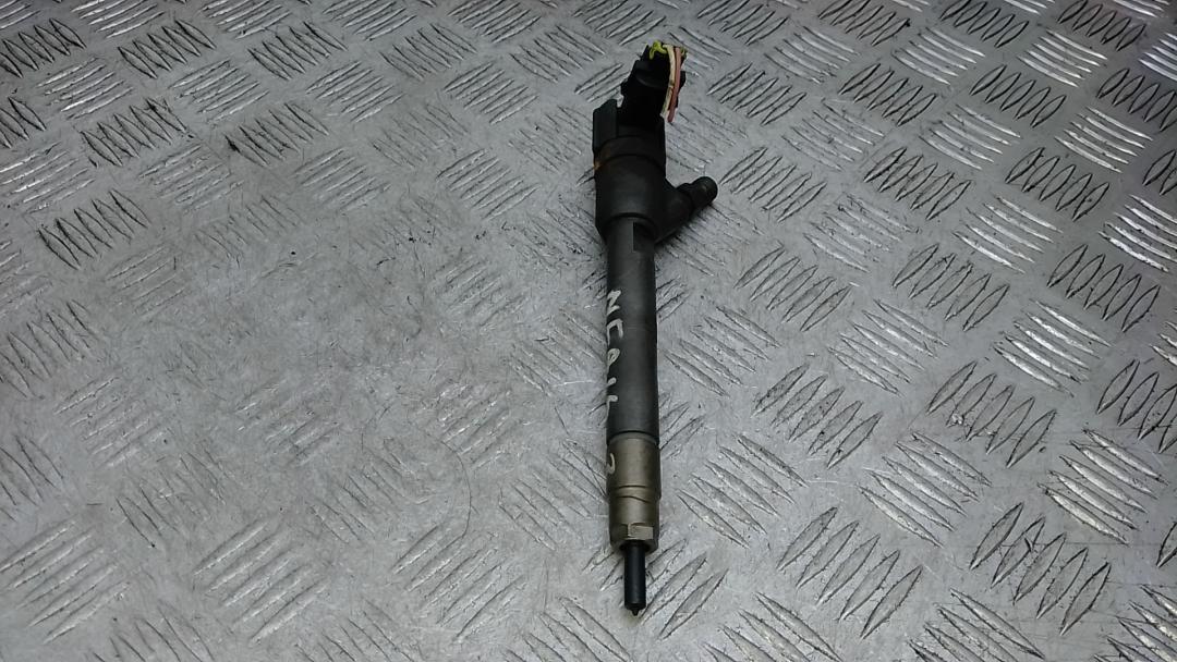 форсунка Hyundai ix35 1 поколение 2010, 2.0 л., дизель, МКПП, внедорожник 5 дв., 0445110374, 338002F300 - фото №1