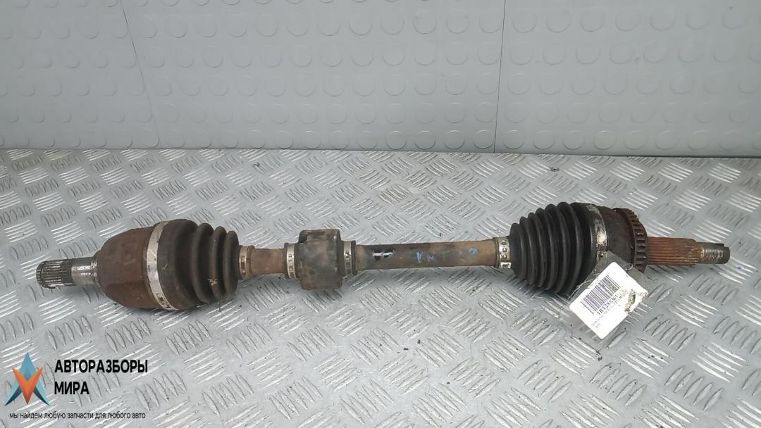 полуось передняя левая (приводной вал, ШРУС) Kia Ceed 2 поколение 2013, 1.6 л., дизель, МКПП, универсал - фото №1