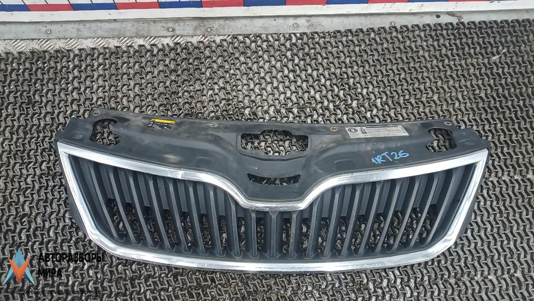 решетка радиатора Skoda Rapid 1 поколение 2014, 1.6 л., дизель, МКПП, хетчбэк 5 дв., 5JA853668, 5JA853651, 5JA853607 - фото №1