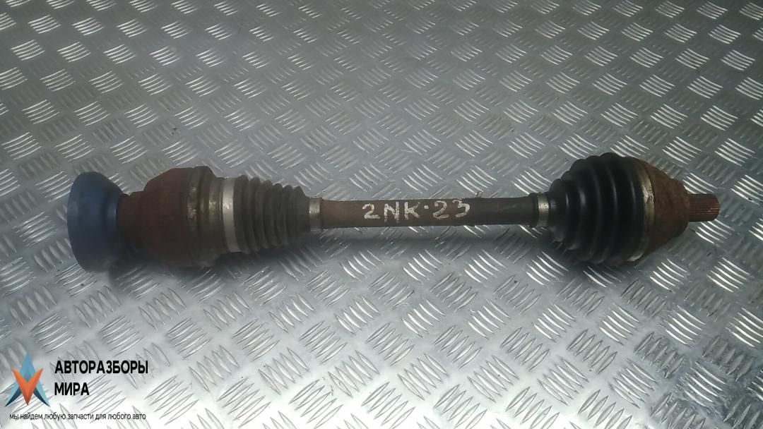 полуось передняя правая (приводной вал, ШРУС) Volkswagen Tiguan 1 поколение 2009, 2.0 л., дизель, МКПП, внедорожник 5 дв., 5N0407764K - фото №1