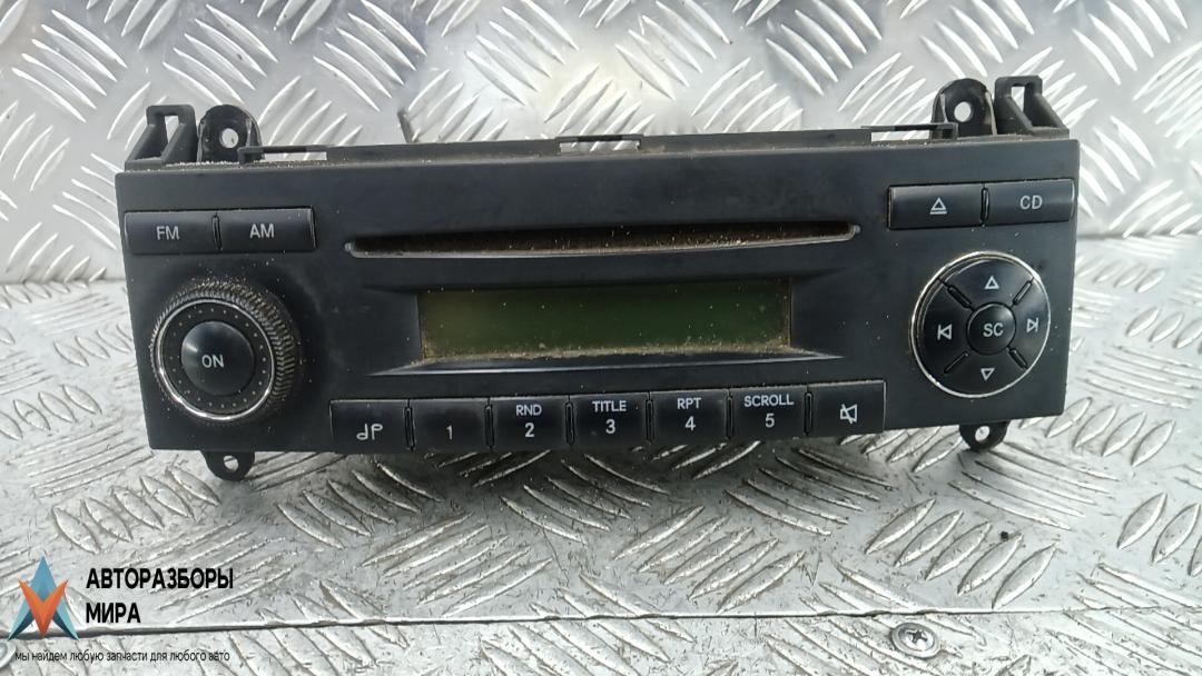 магнитола Volkswagen Crafter 1 поколение 2008, 2.5 л., D BlueTDI, дизель, МКПП, микроавтобус - фото №1