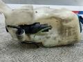 бачок омывателя Volkswagen Golf 4 поколение 2000, 1.9 л., дизель, МКПП, универсал, 1J0955453P, 1T0955651A - фото №2