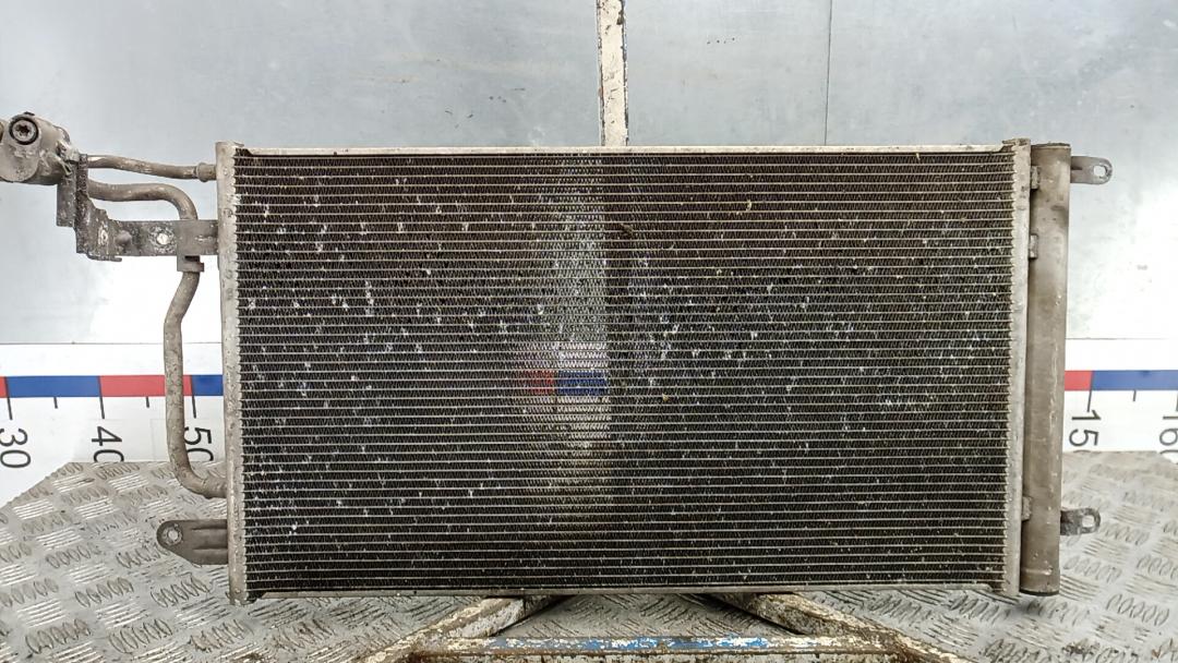 радиатор кондиционера Skoda Rapid 1 поколение 2014, 1.6 л., дизель, МКПП, хетчбэк 5 дв., 6R0820411S - фото №1