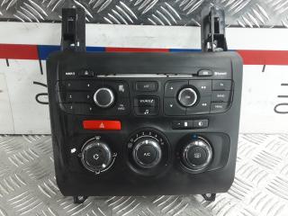 консоль салона (центральная часть) Citroen C4 2 поколение 2014, 1.6 л., HDi 8V, дизель, МКПП, хетчбэк 5 дв., 98040764ZD