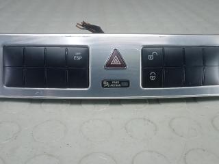 кнопка аварийной сигнализации Mercedes-Benz C-Класс W203/S203/CL203 [рестайлинг] 2004, 2.2 л., D C200 CDI, дизель, МКПП, купе