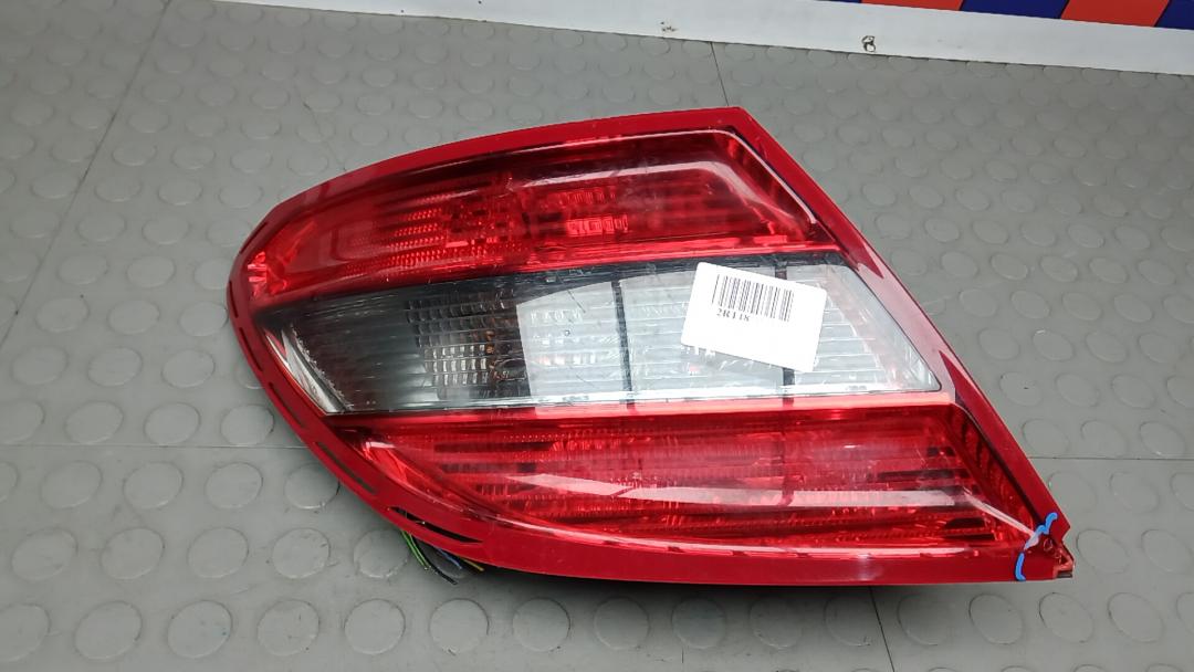 фонарь задний левый Mercedes-Benz C-Класс W204/S204 2007, 2.2 л., дизель, АКПП, седан, A2049068502 - фото №1