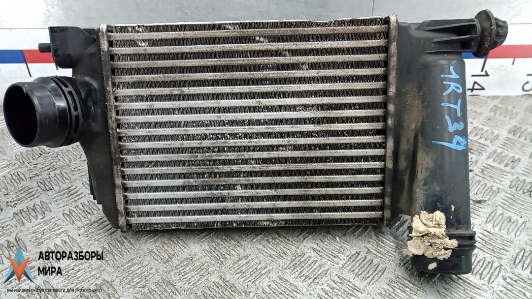 радиатор интеркулера Nissan Qashqai 2 поколение 2014, 1.2 л., бензин, МКПП, внедорожник 5 дв., 144614ED0A - фото №1