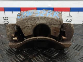 суппорт передний правый Toyota Prius 3 поколение [рестайлинг] 2012, 1.8 л., бензин, АКПП, хетчбэк 5 дв.