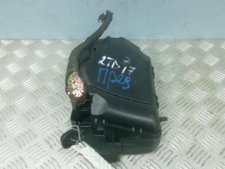 блок предохранителей Volkswagen Golf 5 поколение 2004, 1.4 л., бензин, МКПП, хетчбэк 5 дв.