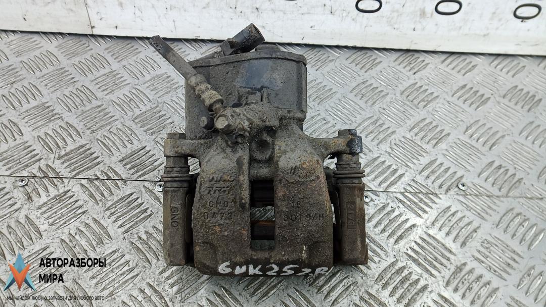 суппорт задний правый Volkswagen Sharan 2 поколение 2013, 2.0 л., дизель, АКПП, минивэн, 5N0615404 - фото №1