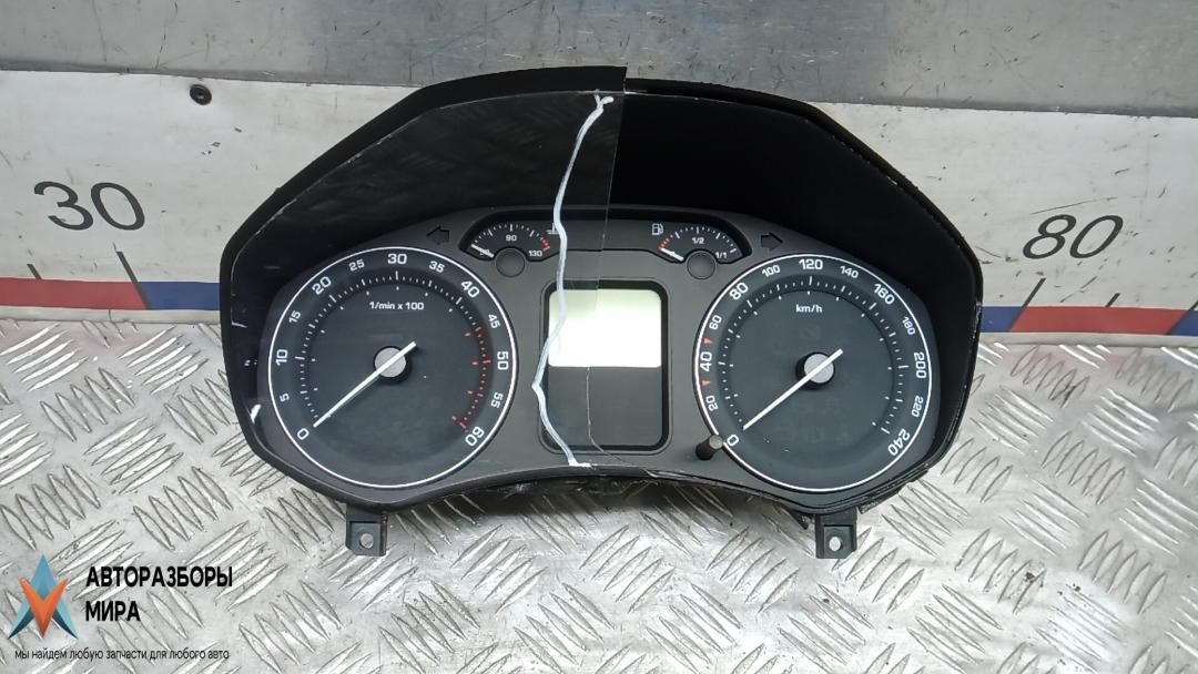 приборная панель Skoda Octavia 2 поколение (A5) 2006, 1.9 л., D TDI PD, дизель, АКПП, хетчбэк 5 дв., 1Z0920822D, 1Z0920820E - фото №1
