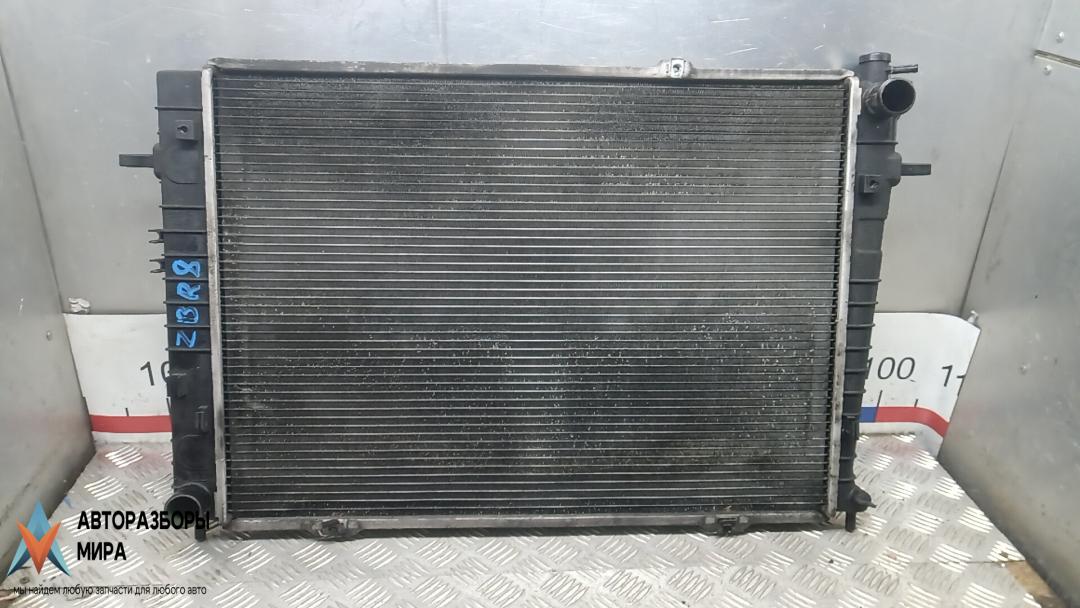 радиатор охлаждения Kia Sportage 2 поколение 2005, 2.0 л., дизель, МКПП, внедорожник 5 дв., 253102E500 - фото №1