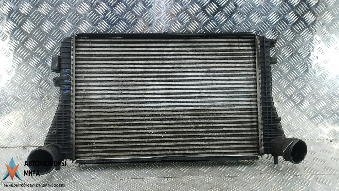радиатор интеркулера Volkswagen Jetta 5 поколение 2007, 2.0 л., дизель, АКПП, седан, 1K0145803A - фото №1