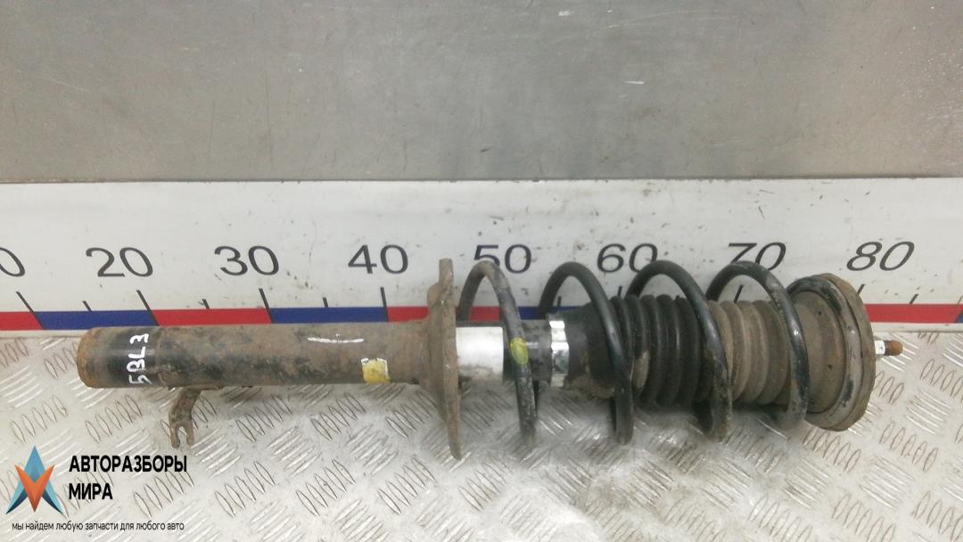 Стойка Peugeot 107 1 поколение 2006, 1.4 л., дизель, МКПП, хетчбэк 5 дв. - фото №1