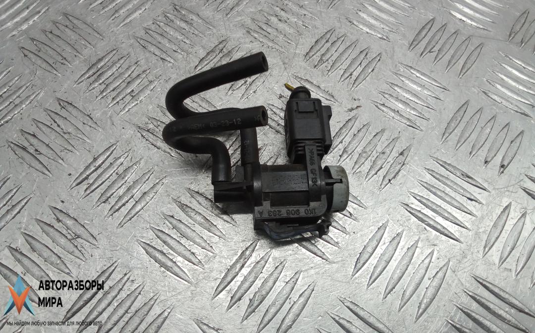 клапан управления турбиной (актуатор) Volkswagen Jetta 6 поколение 2012, 1.6 л., дизель, АКПП, седан, 1K0906283A - фото №1