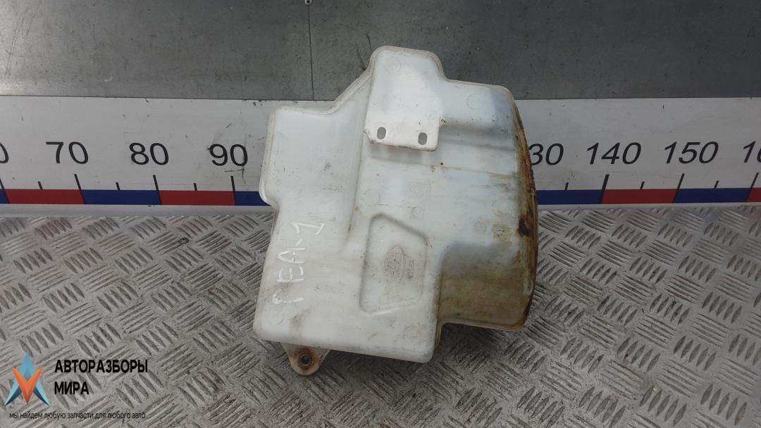 бачок омывателя Land Rover Discovery 4 поколение 2010, 3.0 л., SD V6, дизель, АКПП, внедорожник 5 дв., LR013954 - фото №1