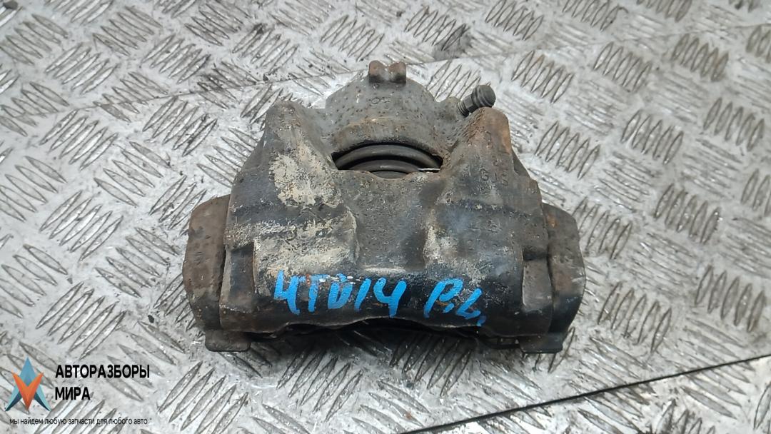 суппорт передний левый Renault Fluence 1 поколение 2010, 1.5 л., дизель, МКПП, седан - фото №1