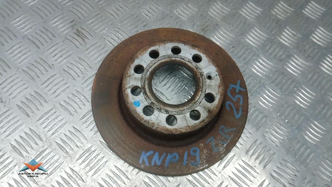 диск тормозной задний Skoda Octavia 3 поколение (A7) 2013, 1.2 л., бензин, МКПП, хетчбэк 5 дв., 1K0615601AB - фото №1