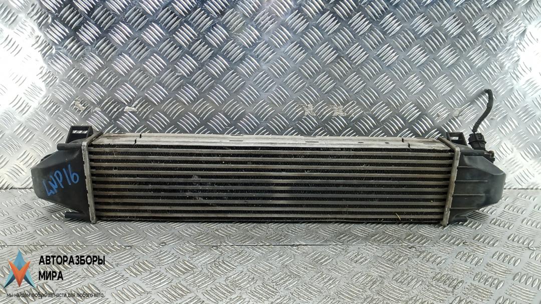 радиатор интеркулера Volvo XC60 1 поколение 2010, 2.0 л., дизель, АКПП, внедорожник 5 дв. - фото №1