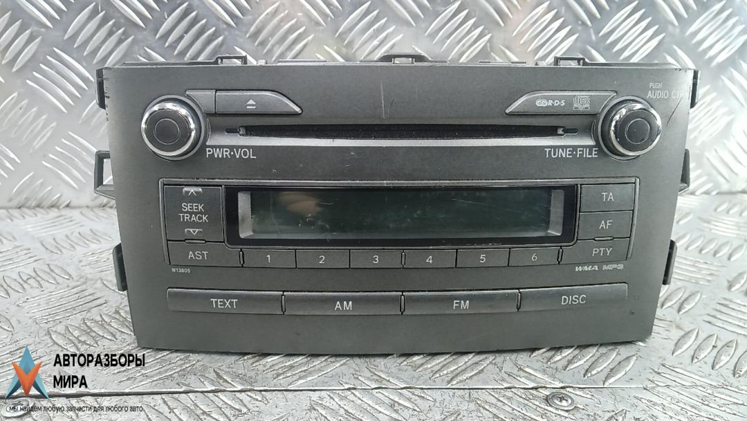 магнитола Toyota Auris 1 поколение 2009, 1.4 л., D-4D, дизель, МКПП, хетчбэк 5 дв., 86120-02520 - фото №1