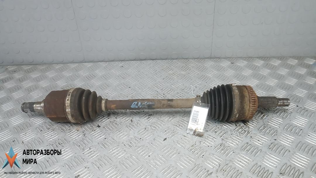 полуось передняя левая (приводной вал, ШРУС) Kia Sportage 3 поколение 2011, 1.7 л., дизель, МКПП, внедорожник 5 дв., 495002Y900 - фото №1
