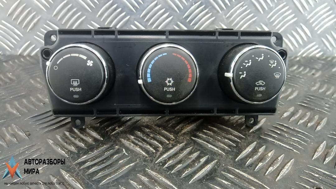 блок управления печки / климат-контроля Dodge Nitro 1 поколение 2008, 2.8 л., дизель, АКПП, внедорожник 5 дв. - фото №1