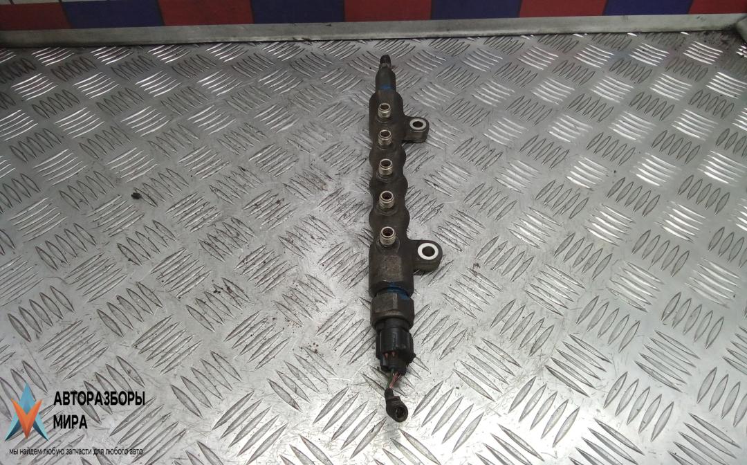 топливная рампа Toyota Auris 1 поколение 2007, 2.0 л., дизель, МКПП, хетчбэк 5 дв. - фото №1