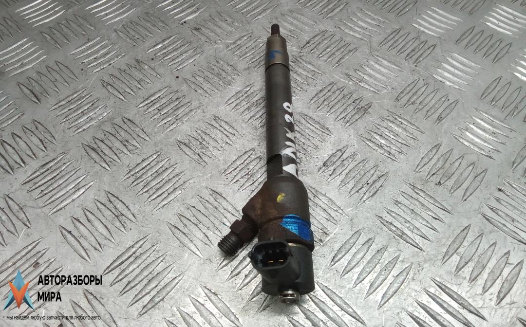 форсунка Hyundai ix35 1 поколение 2010, 2.0 л., дизель, МКПП, внедорожник 5 дв., 0445110374, 338002F300 - фото №1