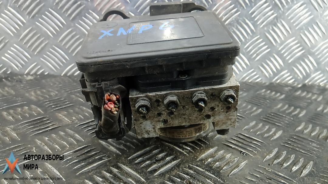 блок ABS Skoda Octavia 3 поколение (A7) 2014, 1.6 л., дизель, АКПП, хетчбэк 5 дв., 5Q06145170 - фото №1