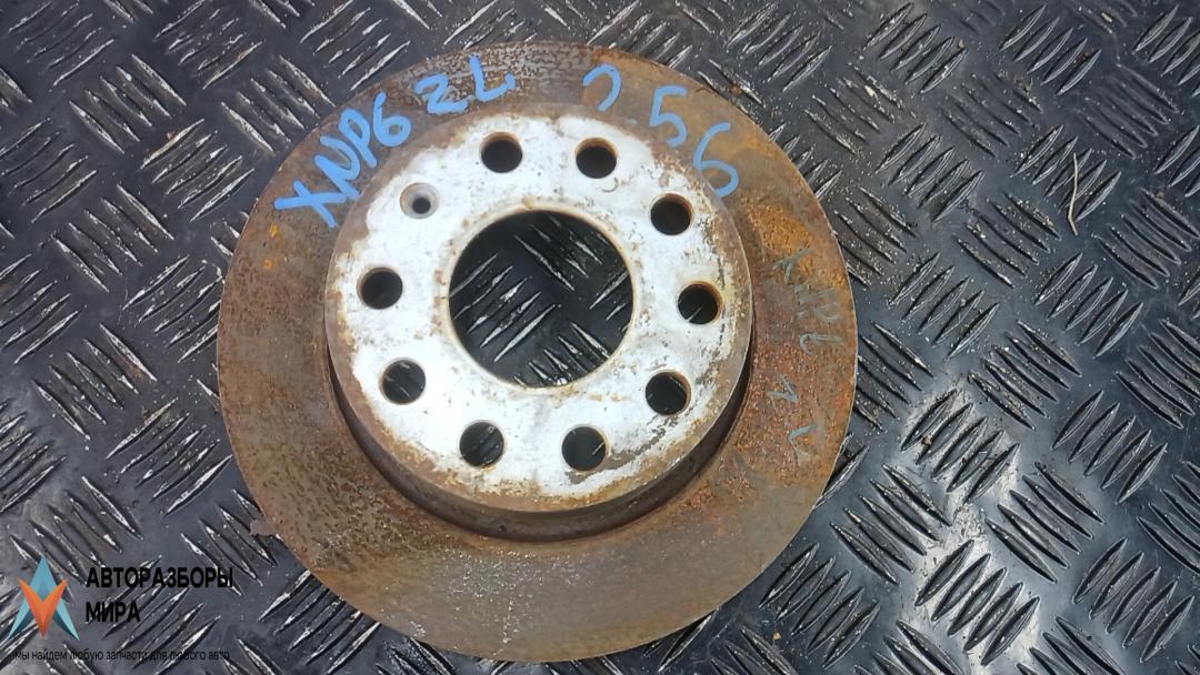 диск тормозной задний Skoda Octavia 3 поколение (A7) 2014, 1.6 л., дизель, АКПП, хетчбэк 5 дв., 5Q0615601F, 1K0615601AB - фото №1