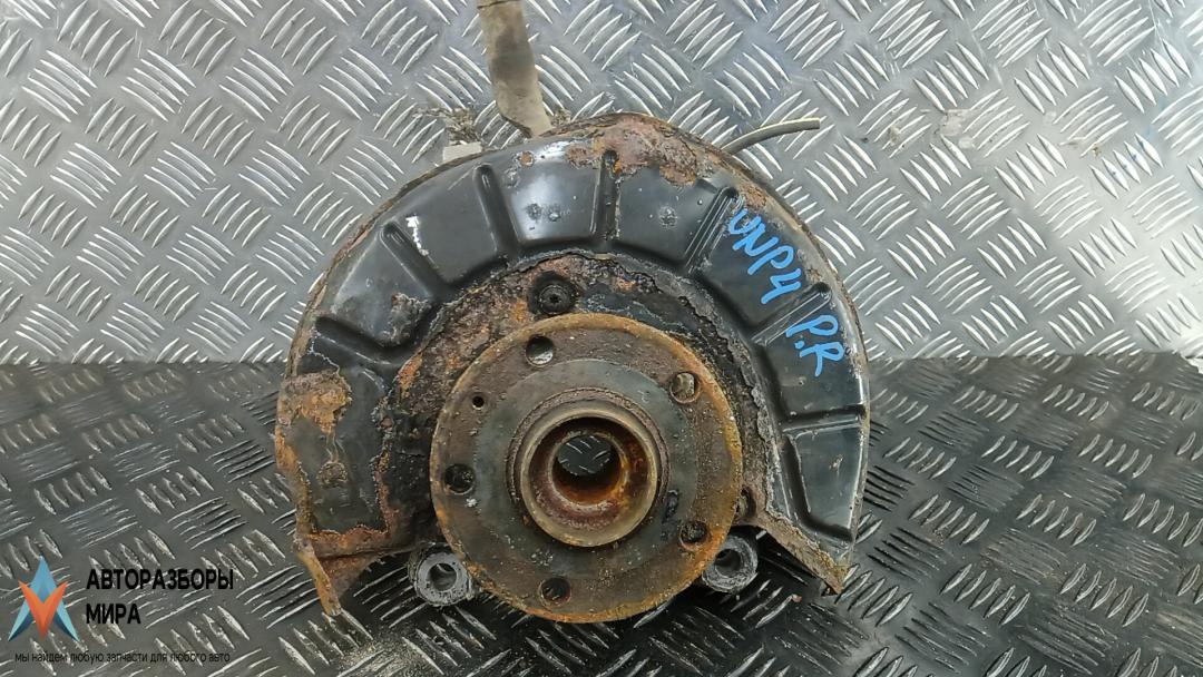 ступица передняя правая Volkswagen Passat B7 2011, 2.0 л., дизель, МКПП, седан, 3C0407254F, 1K0407621F - фото №1