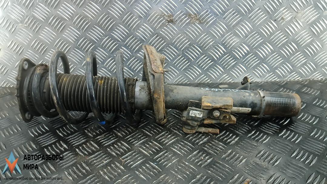 Стойка Ford Kuga 2 поколение 2014, 2.0 л., дизель, МКПП, внедорожник 5 дв. - фото №1