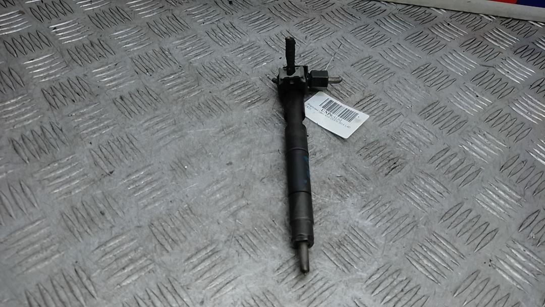 форсунка Kia Ceed 2 поколение 2014, 1.4 л., дизель, МКПП, хетчбэк 5 дв., 338002A780 - фото №1