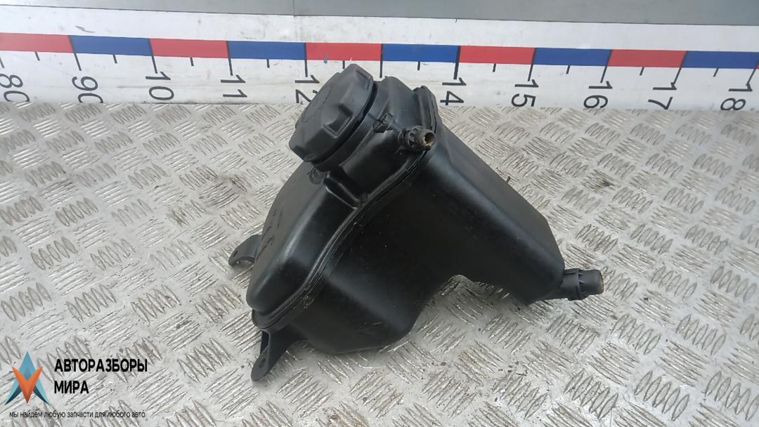 бачок расширительный BMW 1 серия E81/E82/E87/E88 2005, 2.0 л., 118i, бензин, МКПП, хетчбэк 5 дв. - фото №1