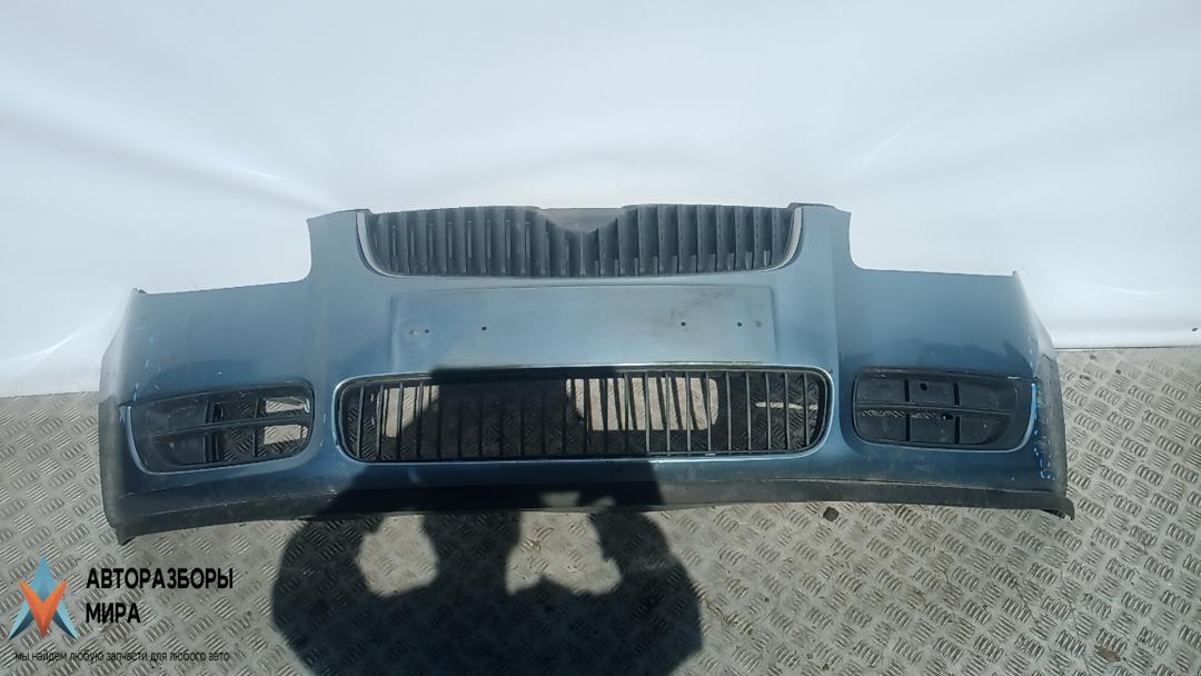 бампер передний Skoda Fabia 2 поколение (5J) 2007, 1.2 л., 12V, бензин, МКПП, хетчбэк 5 дв., 5J0807221 - фото №1